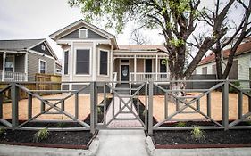 Wyoming St Restored Historic 2Br/1Ba Downtown